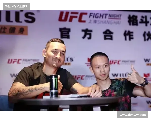 UFC317综合格斗年度最佳比赛候选领跑 激烈对决引爆战迷热议 UFC317综合格斗年度最佳比赛候选领跑 激烈对决引爆战迷热议